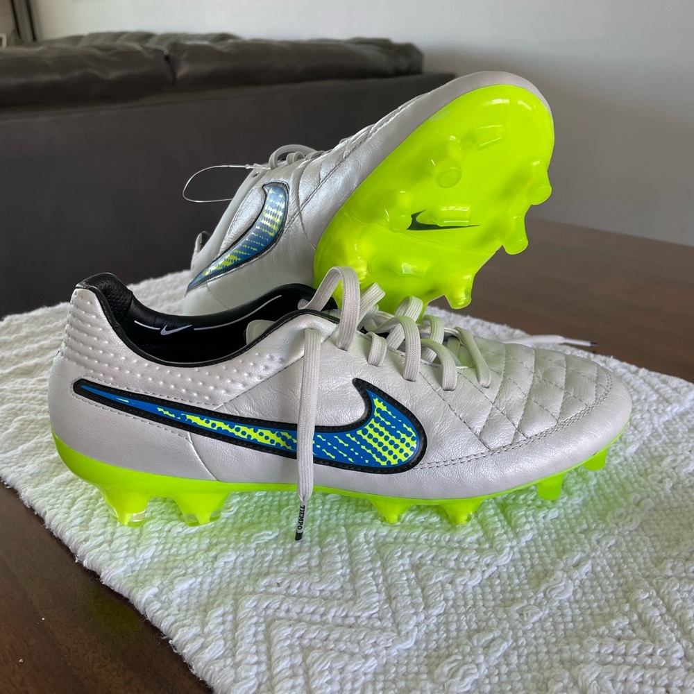 Nike Tiempo Legend V firm ground RARE